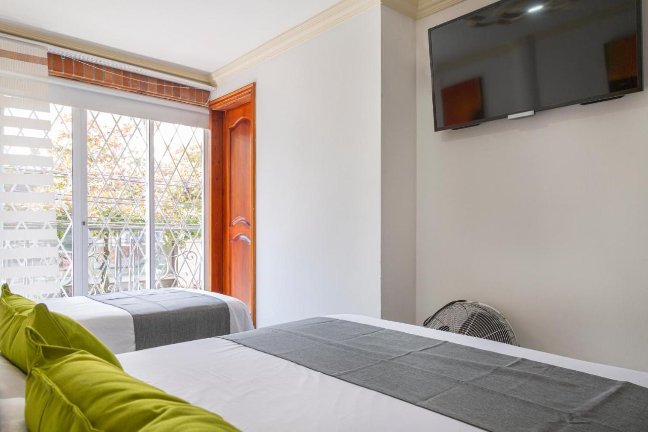 Hotel Boutique Laureles Home - Ayenda 1258 (Adults Only) Меделин Екстериор снимка