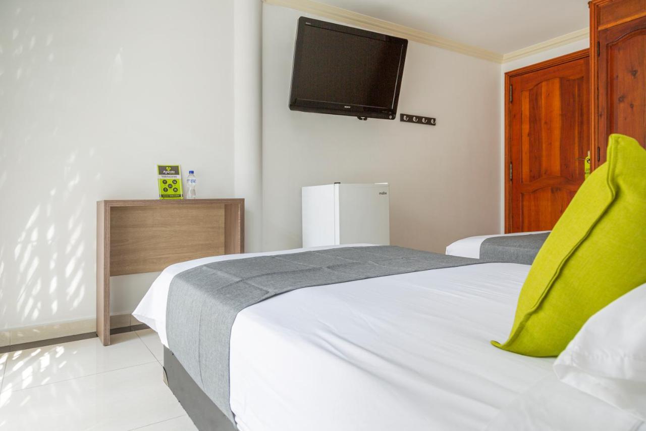 Hotel Boutique Laureles Home - Ayenda 1258 (Adults Only) Меделин Екстериор снимка