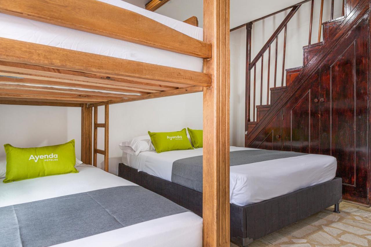 Hotel Boutique Laureles Home - Ayenda 1258 (Adults Only) Меделин Екстериор снимка