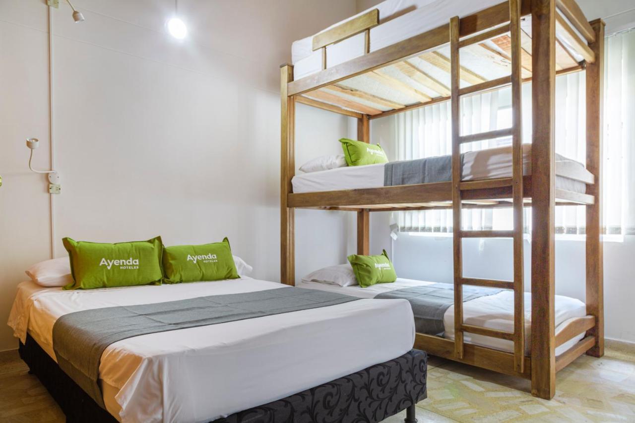 Hotel Boutique Laureles Home - Ayenda 1258 (Adults Only) Меделин Екстериор снимка