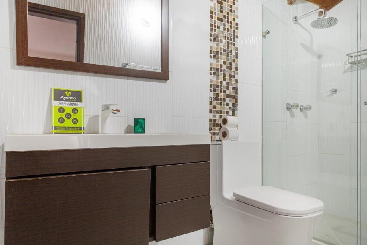 Hotel Boutique Laureles Home - Ayenda 1258 (Adults Only) Меделин Екстериор снимка