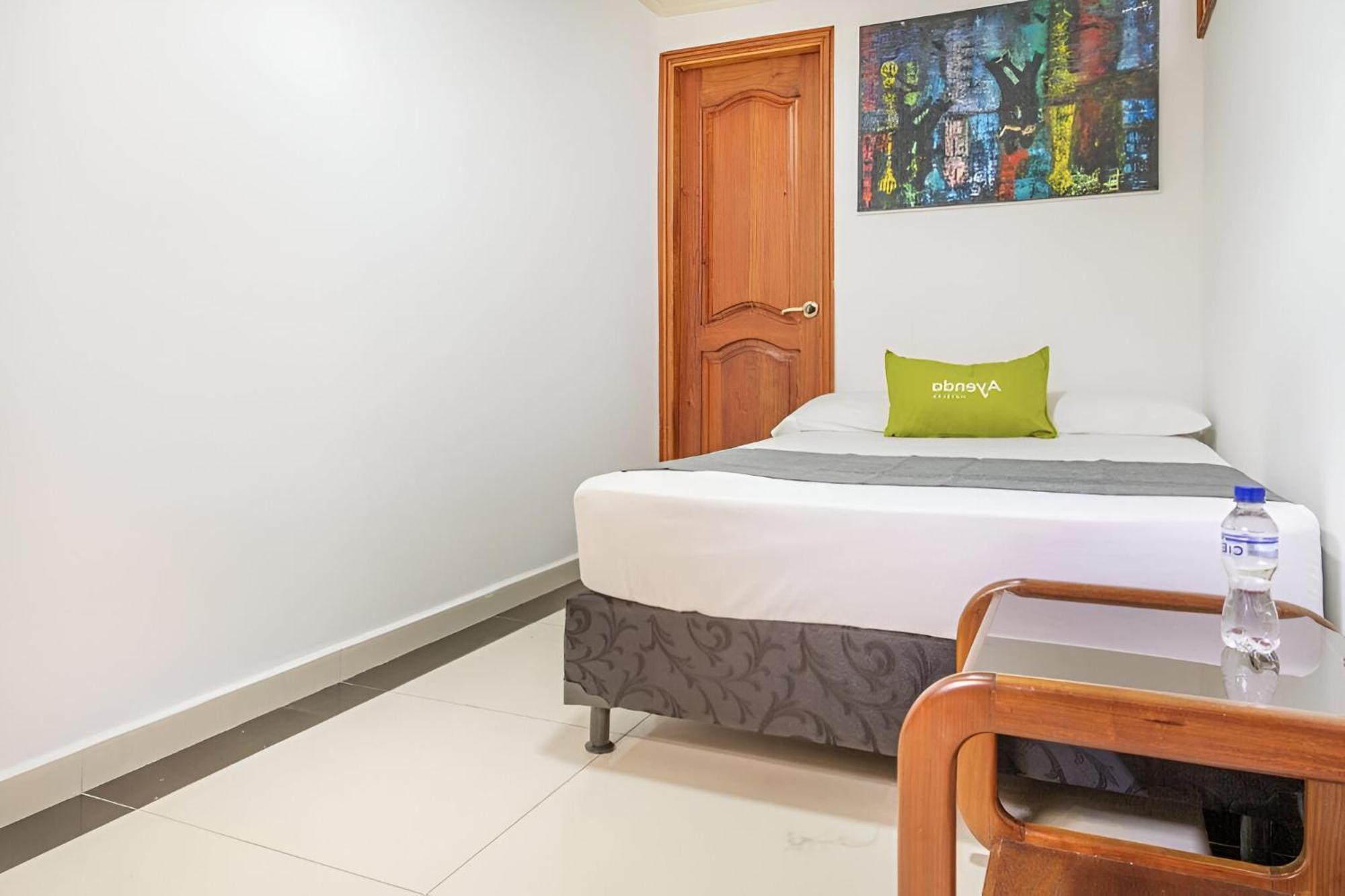 Hotel Boutique Laureles Home - Ayenda 1258 (Adults Only) Меделин Екстериор снимка